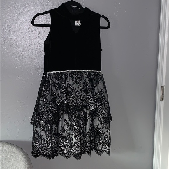 RE sz 14-16 black lace/velvet dress NWOT - Picture 1 of 5